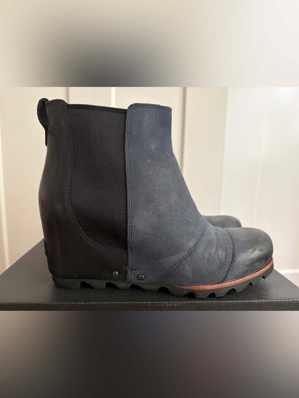 Sorel Lea Wedge Women’s Ankle Bootie in Navy and Black